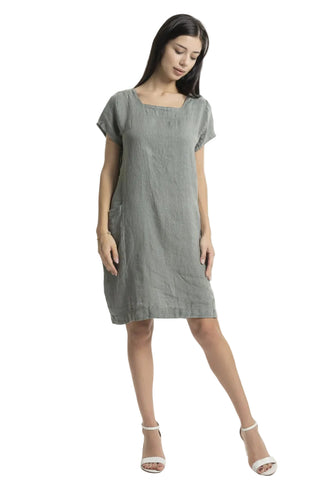 Woman wearing a gray dress on a white background with Linei Germany branding.